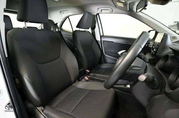 2023 Toyota Yaris Cross Hybrid GX image 7