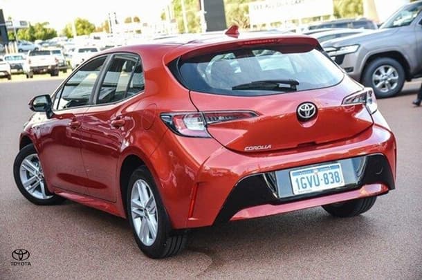 2018 Toyota COROLLA Ascent Sport image 2