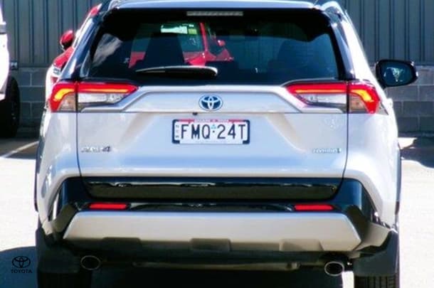2022 Toyota RAV4 XSE image 9