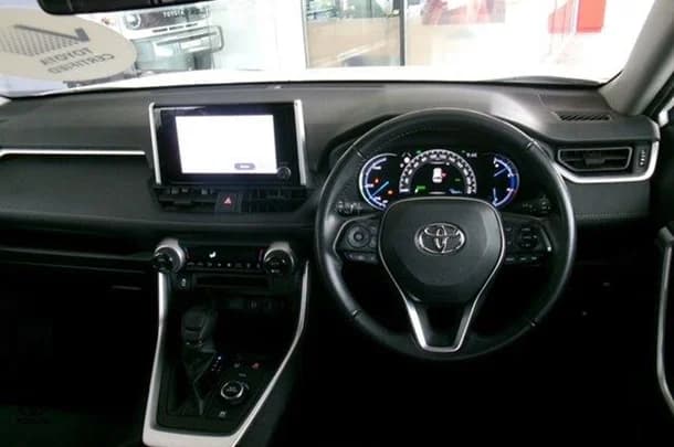 2023 Toyota RAV4 GX image 15