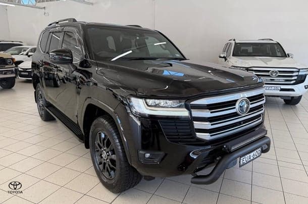 2022 Toyota Landcruiser VX image 3