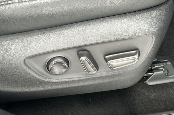 2021 Toyota Kluger AWD GRANDE image 14
