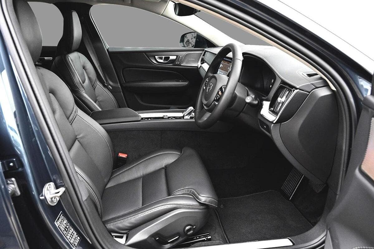 2024 Volvo V60 Cross Country Ultra B5 Bright Auto AWD MY25 image 6
