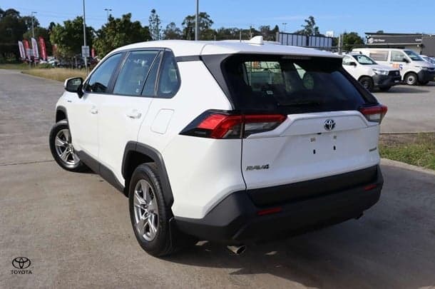 2023 Toyota RAV4 Hybrid GX AWD image 4