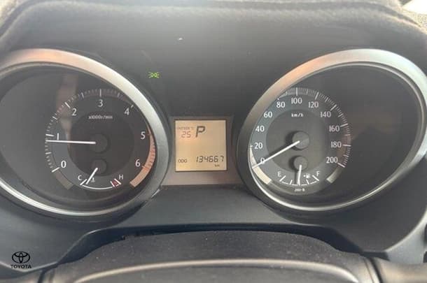 2016 Toyota Prado GXL image 10