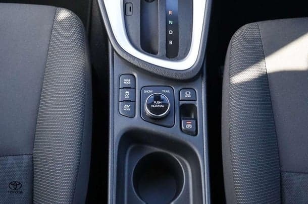 2022 Toyota Yaris Cross Hybrid GX image 30