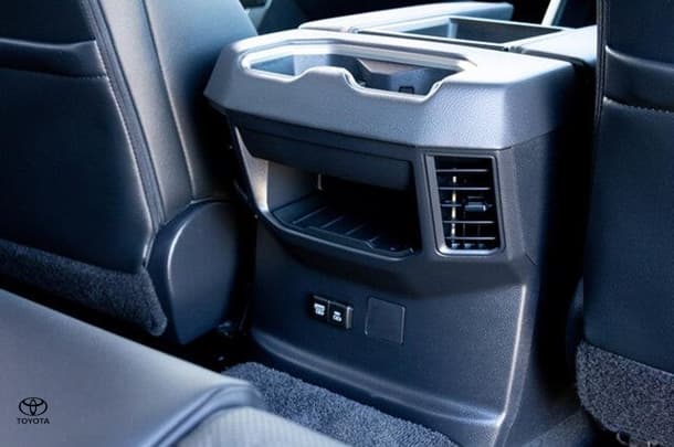 2023 Toyota Tundra Limited image 9