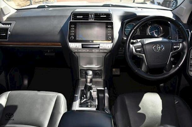 2022 Toyota Prado VX image 6