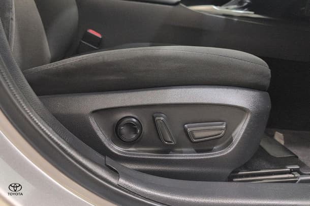 2021 Toyota Camry Hybrid Ascent Sport image 13