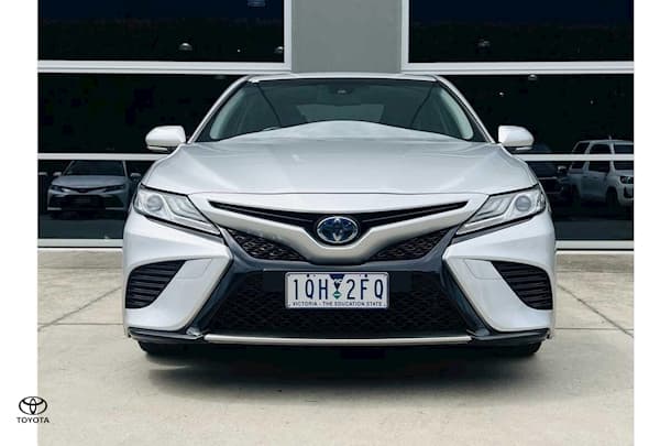 2019 Toyota Camry SL image 3