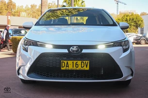 2021 TOYOTA Corolla Sedan SX image 4