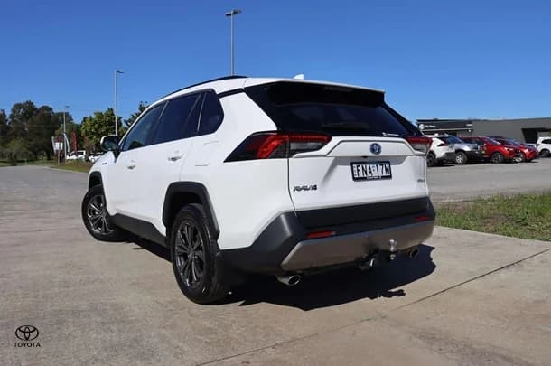 2023 Toyota RAV4 Hybrid GXL AWD image 4