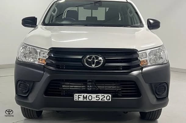 2024 Toyota Hilux Workmate image 3
