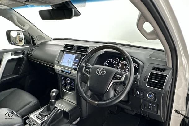 2022 Toyota Prado Kakadu image 17