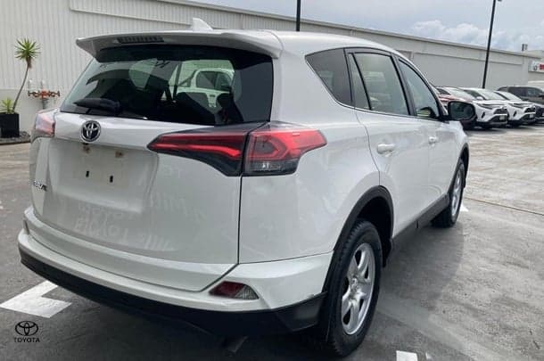 2016 Toyota RAV4 GX-2WD image 9