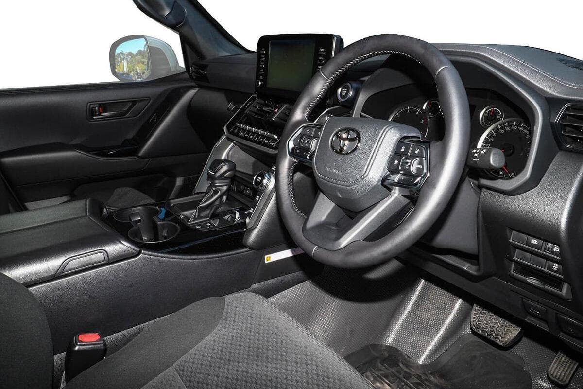 2025 Toyota Landcruiser GX Auto 4x4 image 6