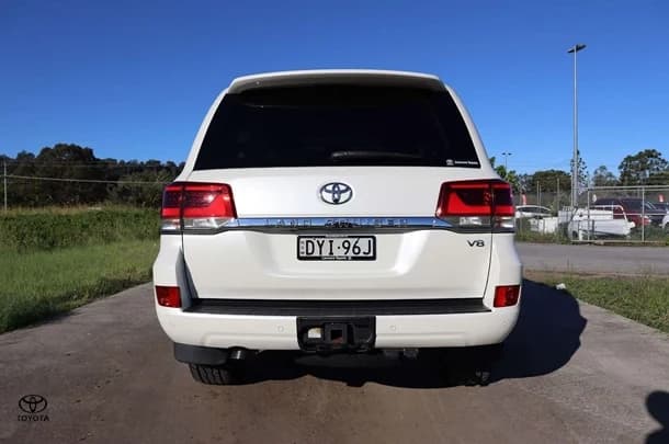 2018 Toyota Landcruiser VX image 5