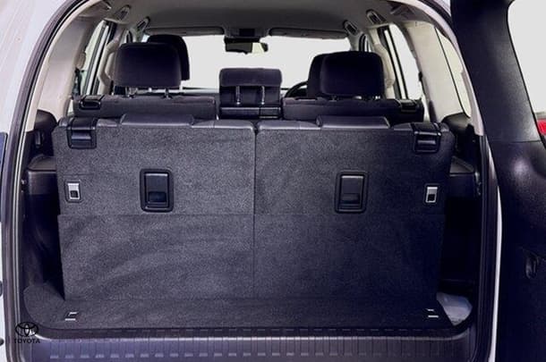 2020 Toyota Prado GX image 18