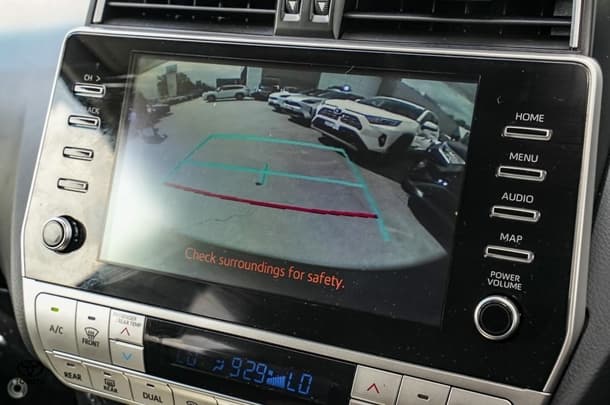 2023 Toyota Prado GXL image 14