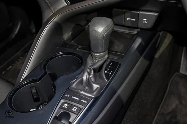 2020 Toyota CAMRY HYBRID Ascent image 16