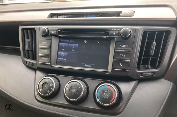 2016 Toyota RAV4 GX-2WD image 15