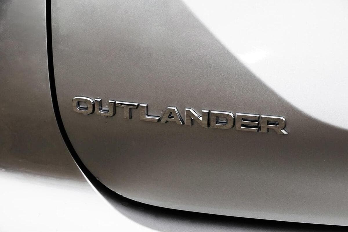 2024 Mitsubishi Outlander LS ZM Auto AWD MY24 image 11