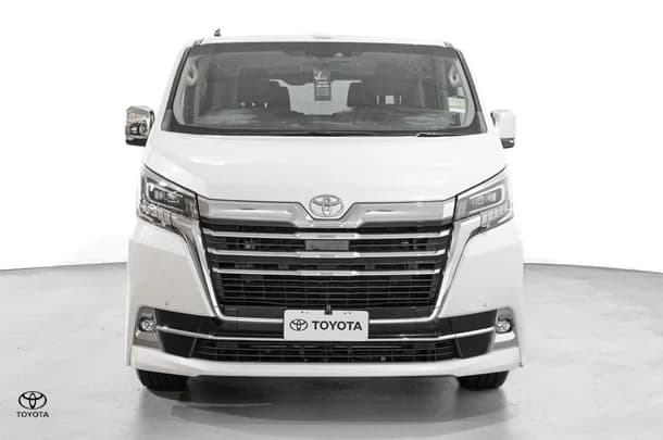 2022 Toyota Granvia Standard image 2