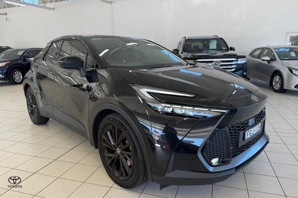 2023 Toyota C-HR Hybrid GR-S image 8