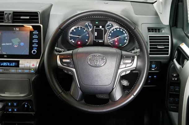 2023 Toyota Prado VX image 7
