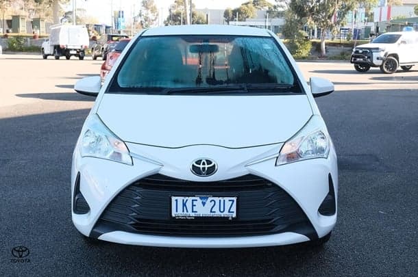 2017 Toyota Yaris Ascent image 3