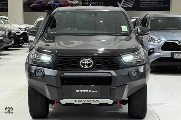 2022 Toyota Hilux 4x4 Rugged X image 4