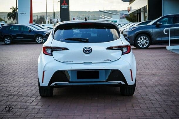 2023 Toyota Corolla Hatch Hybrid ZR image 7