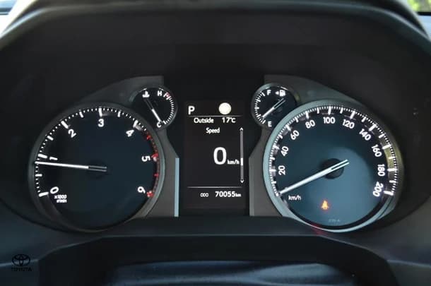 2022 Toyota Prado VX image 4