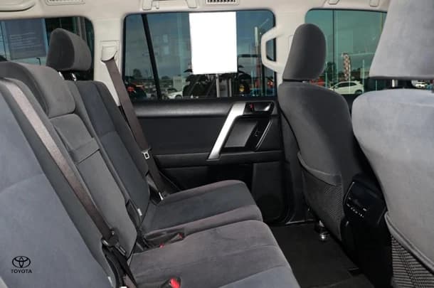 2019 Toyota Prado GXL image 11