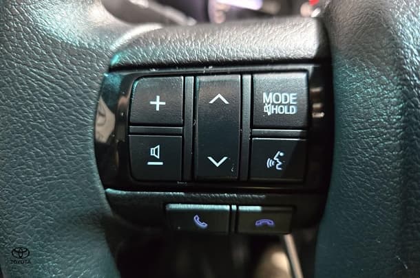2023 Toyota Hilux SR image 18