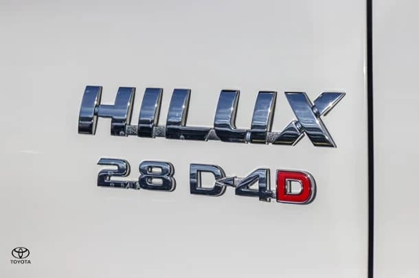 2024 Toyota HILUX SR image 13