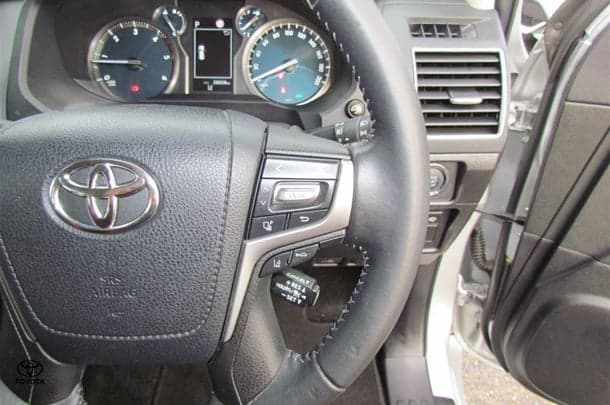 2023 Toyota Prado VX image 9