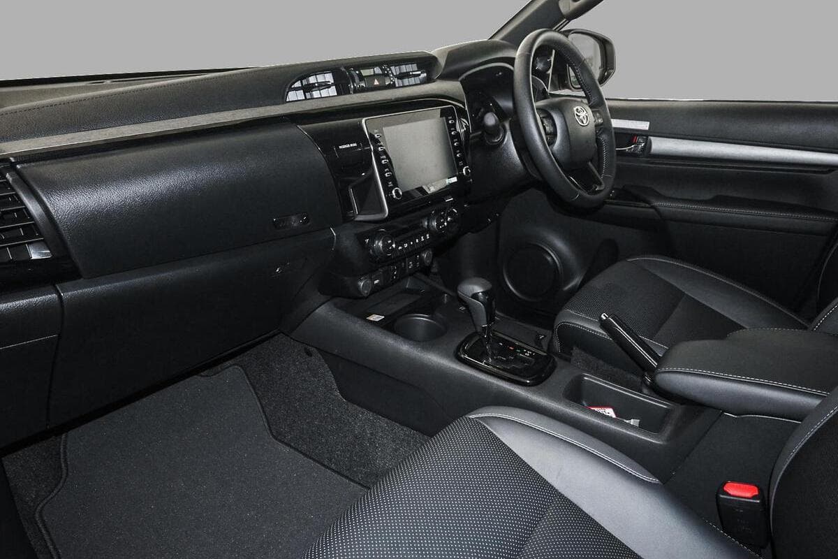 2024 Toyota Hilux Rogue 48V Auto 4x4 Double Cab image 7