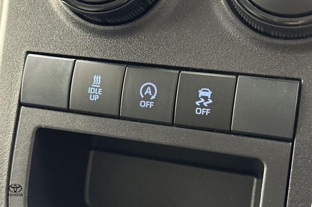 2019 Toyota Hiace LWB image 26