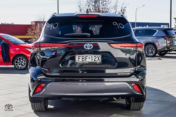 2022 Toyota Kluger Hybrid AWD GRANDE image 6