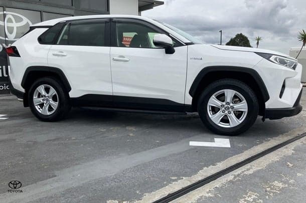 2020 Toyota Rav4 Hybrid GX AWD image 5