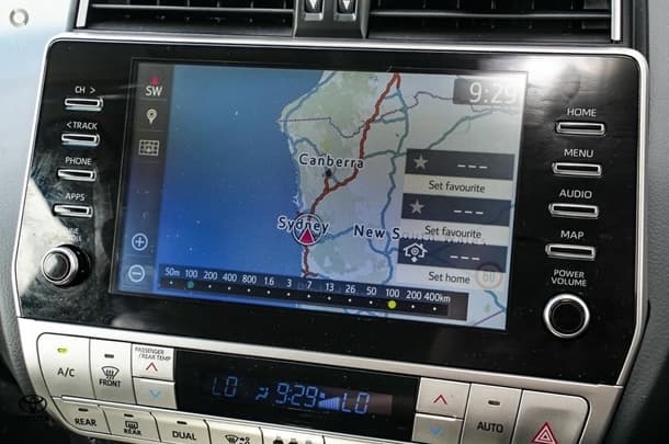2023 Toyota Prado GXL image 16
