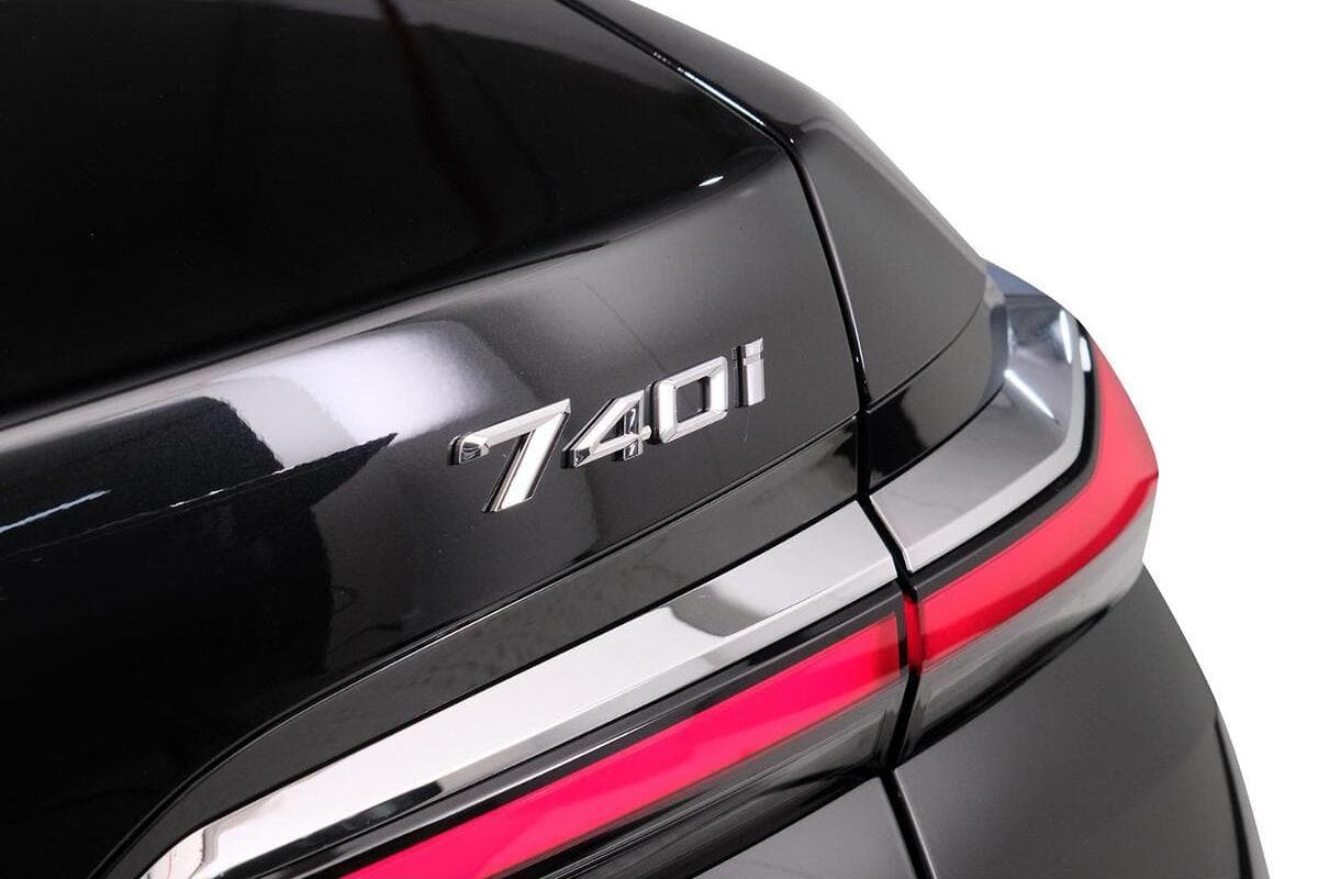 2025 BMW 7 Series 740i M Sport G70 Auto image 9