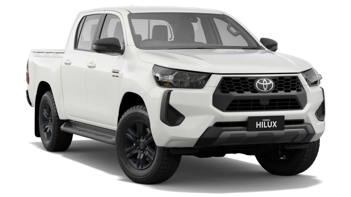 2025 Toyota Hilux 4x4 SR Diesel Double-Cab Pick-Up image 1