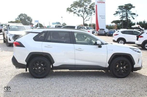 2024 Toyota RAV4 Hybrid Cruiser 2WD image 10