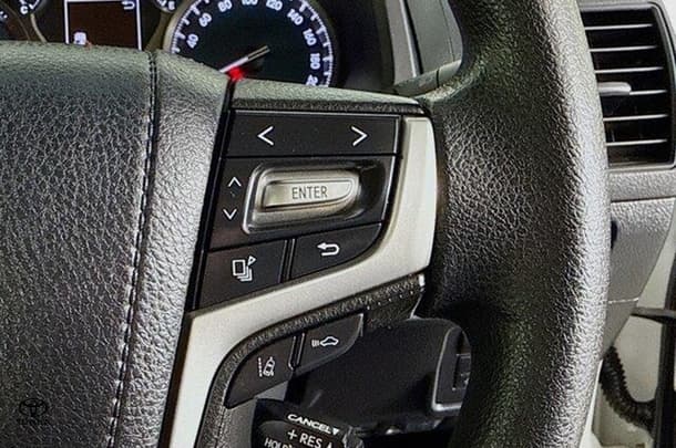 2020 Toyota Prado GX image 10