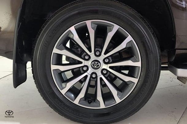 2022 Toyota Prado Kakadu image 11