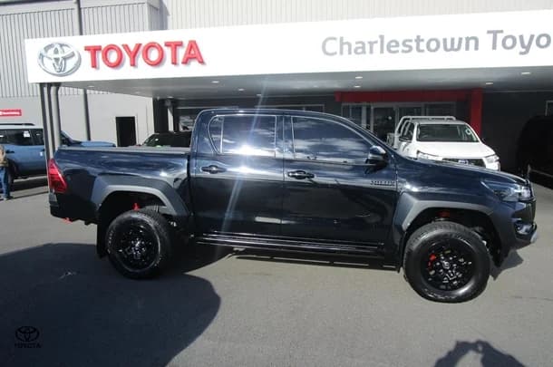 2024 Toyota Hilux GR-S image 2