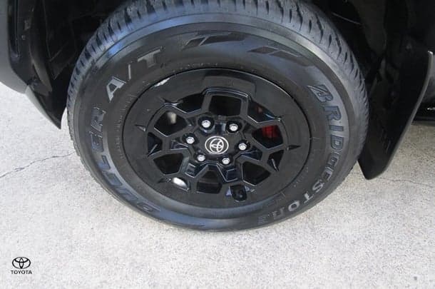 2024 Toyota Hilux GR-S image 25