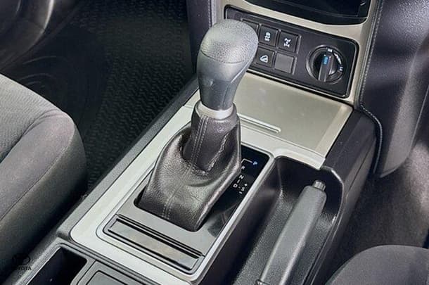 2020 Toyota Prado GX image 8